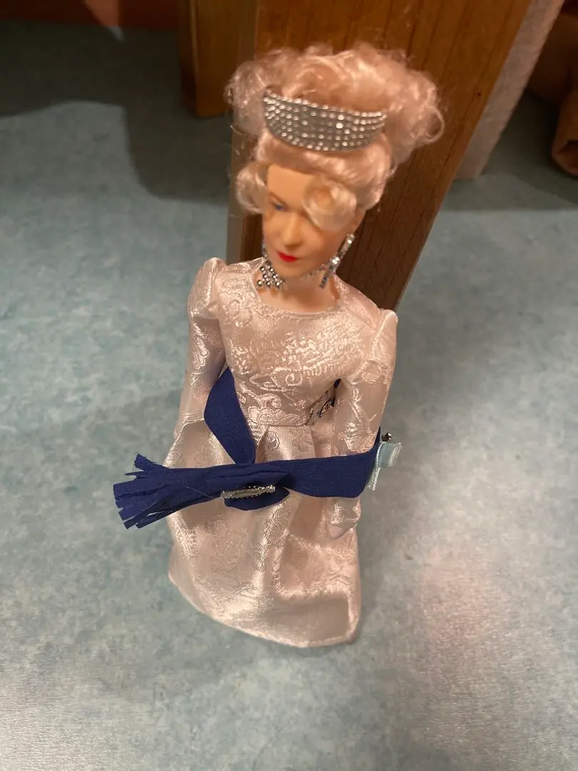 2025年最新】エリザベス女王 バービーの人気アイテム - メルカリ