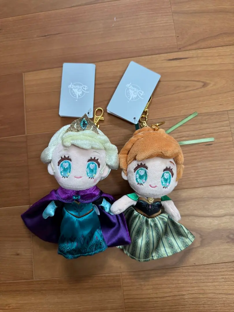 ディズニー　tiny エルサ　キーチェーン アナ　ぬいぐるみ　アナ雪　戴冠式 TDR ディズニー ぷらん on X: 