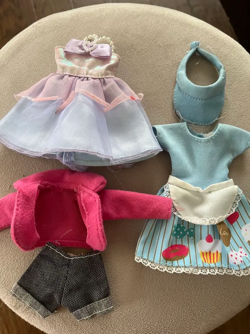 麗佳娃娃服裝組 的縮圖