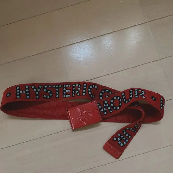 未使用ヒスミニ★HYSTERIC GLAMOUR ロゴガチャベルト 赤 HYSTERIC GLAMOUR（ベルト）のフリマアイテム一覧
