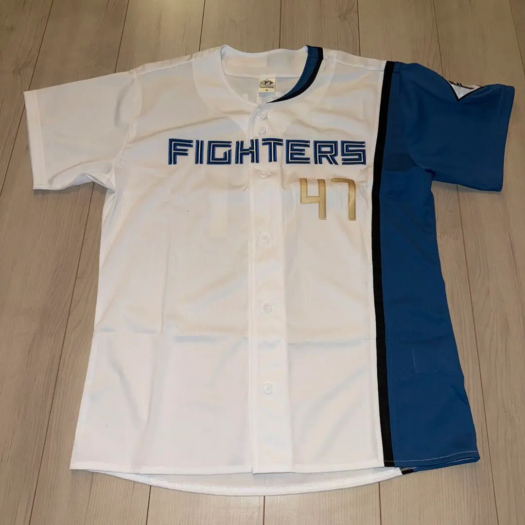 ファイターズ　20周年ビジターユニホーム　XL 鈴木健矢投手　サイン入り HATTRICK（ハットトリック）-選手の想いをファンへ届ける公式