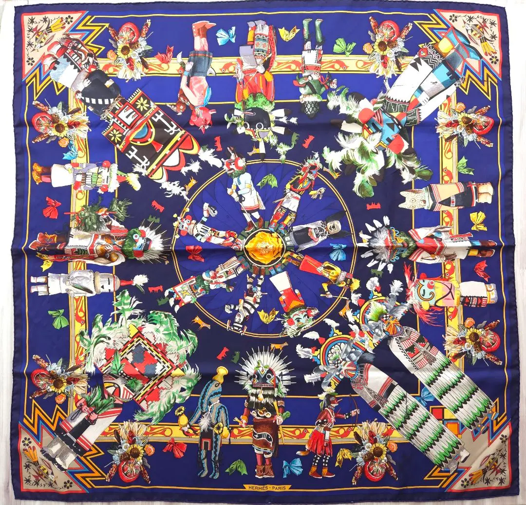 【美品】HERMES カレ90 KACHINAS カチナ タグ付き！希少　レア エルメス カレ90 Kachinas カチナ スカーフ シルク グリーン