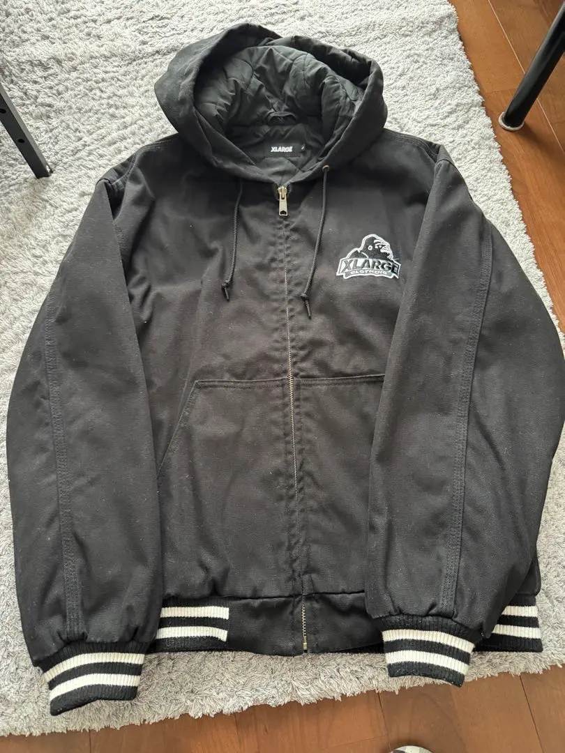 XLARGE 連帽黑色外套 L 尺寸 的縮圖