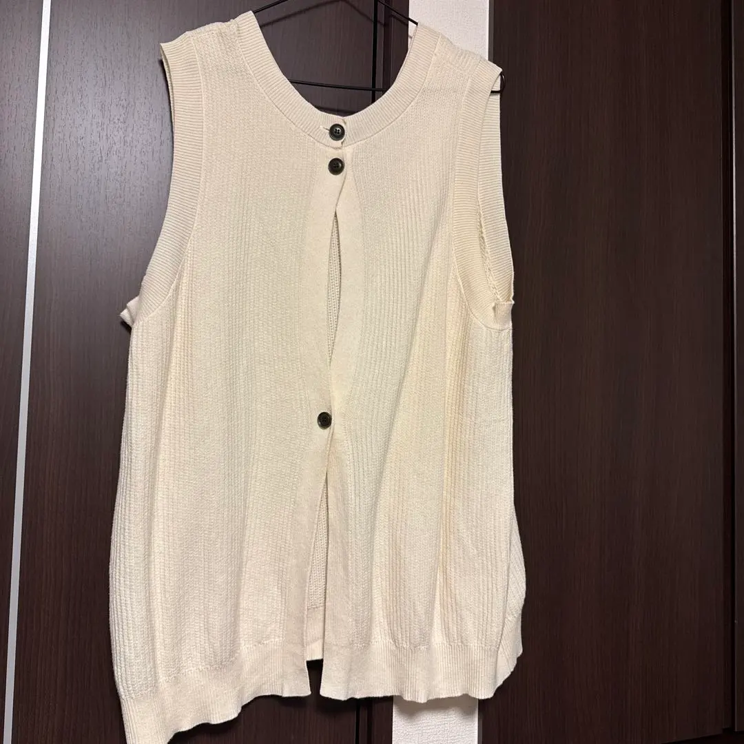 象牙色 無袖 羅紋針織 上衣 的縮圖