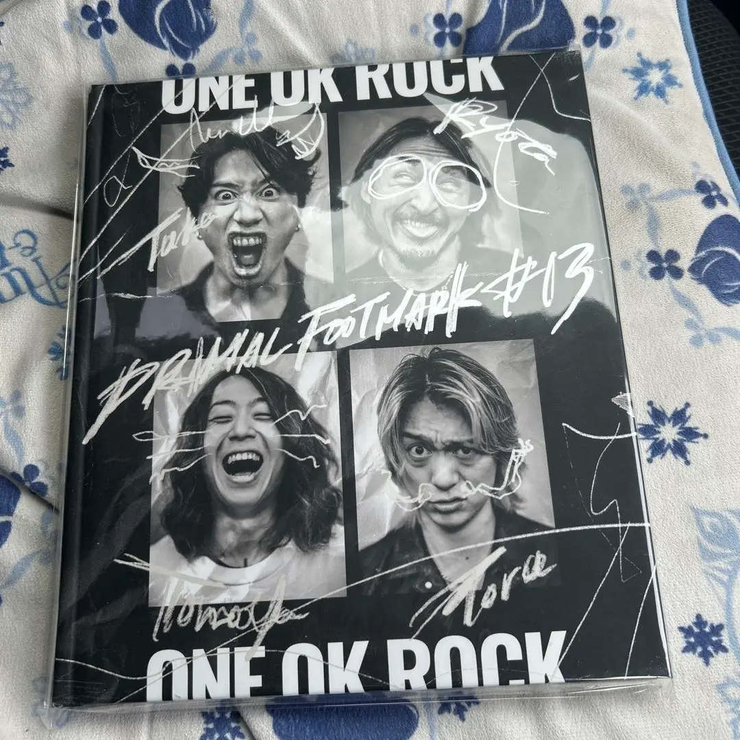 激レア！ワンオクロックファン必見！！初期メンバーサイン？？ Amazon.co.jp: ONE OK ROCK ワンオクロック サイン色紙 : 文房具