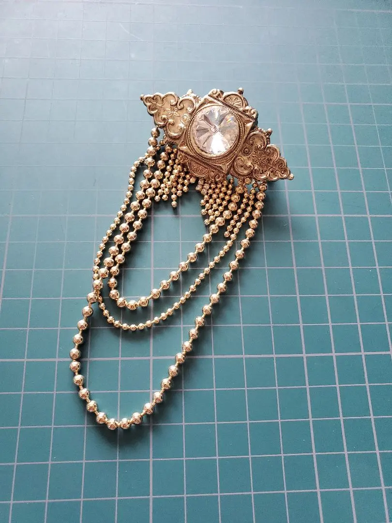 復古金色胸針 的縮圖