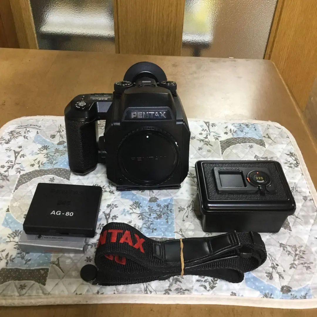 【美品】PENTAX645NⅡ (45mmAFレンズ,ストロボ付き) PENTAX645シリーズ揃いました！