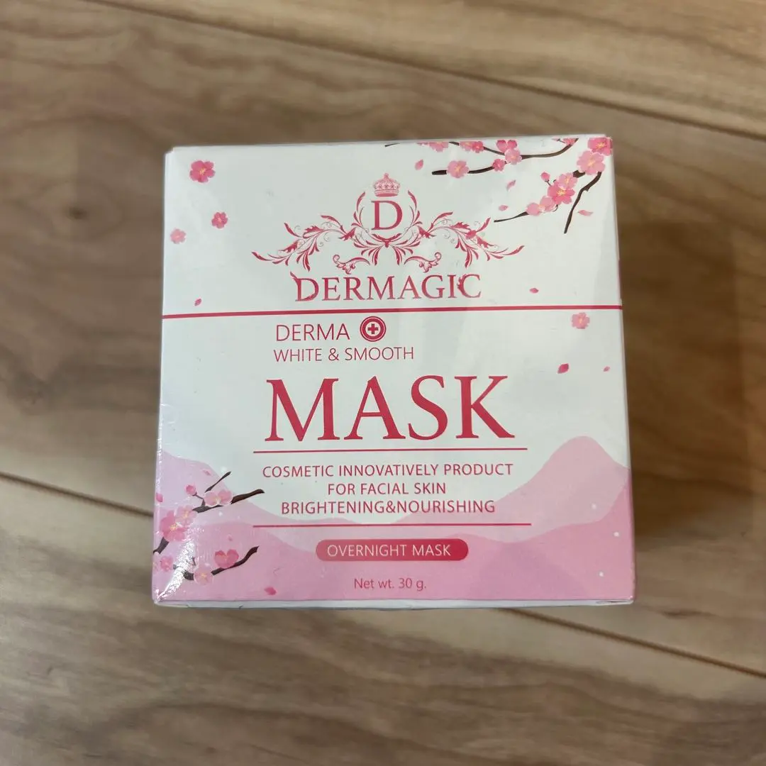 25.5購入DERMAGIC DERMA WHITE & SMOOTH MASK