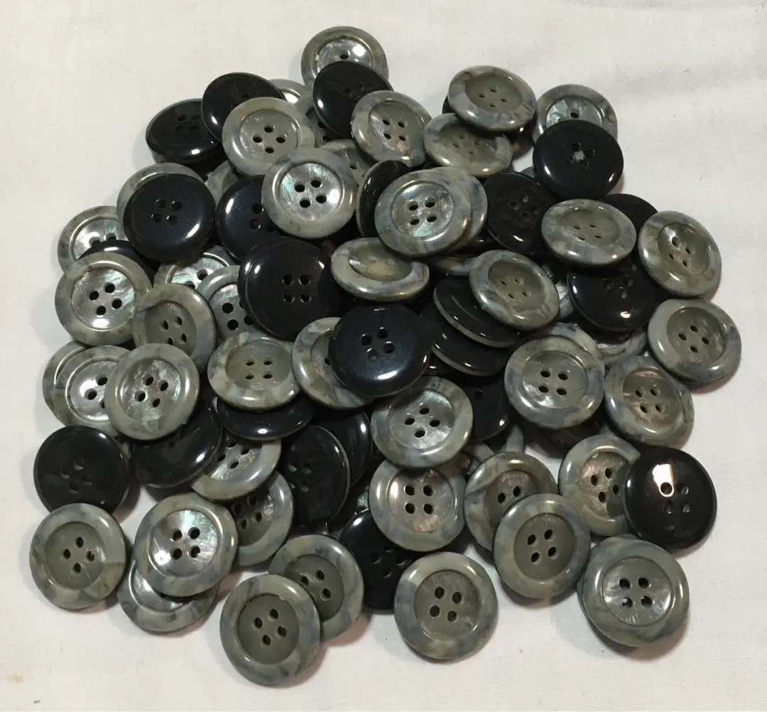 Thumbnail of 7C-180 Plastic Shell Buttons 20mm 100 pieces