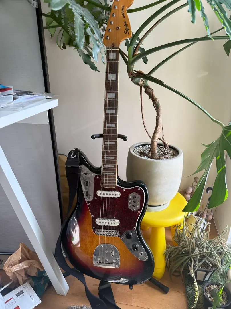 【極美品】Squier Fender JAGUAR エレキギター Squier by Fender Affinity Series Jaguar 3-Color Sunburst