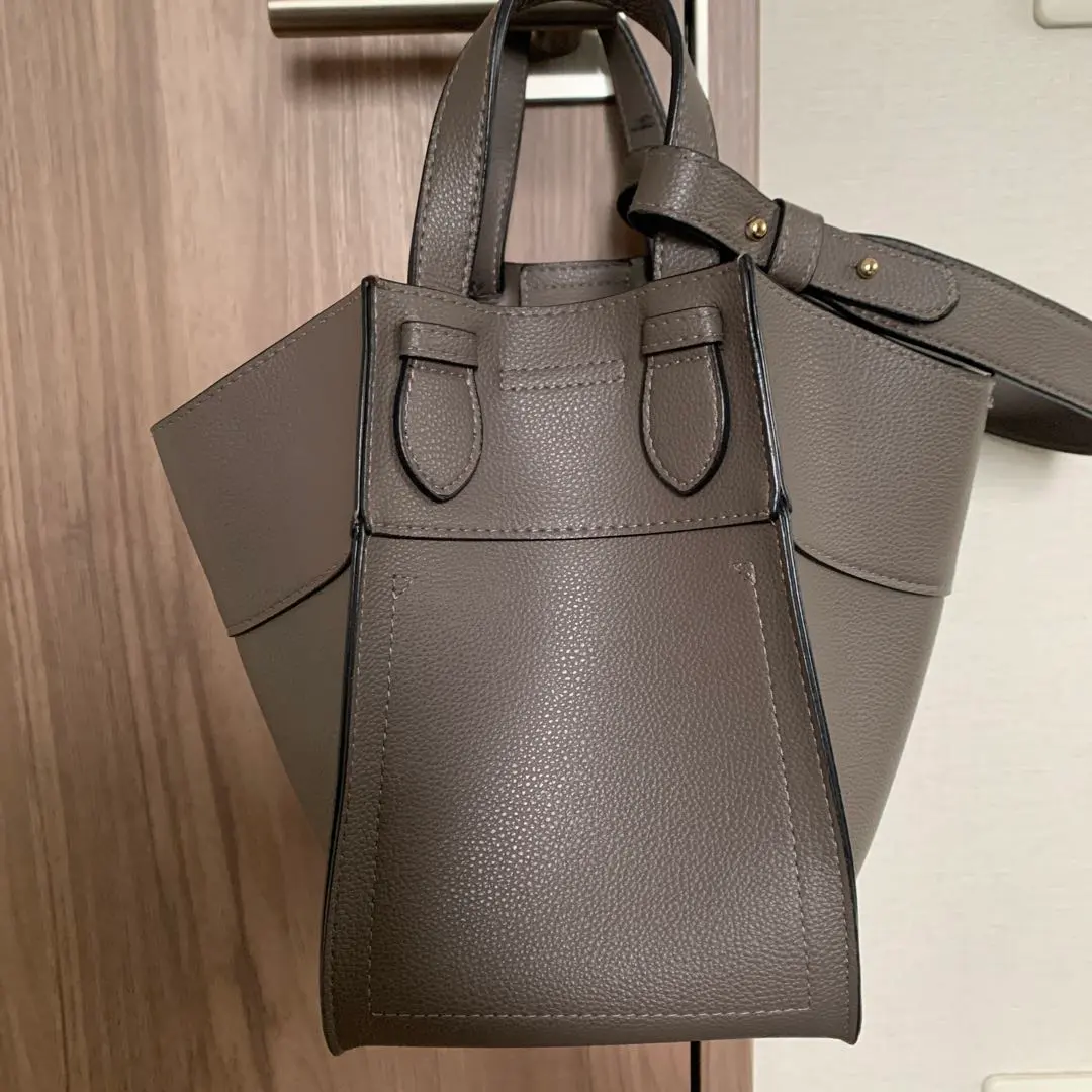 Thumbnail of Gray handbag, shoulder bag