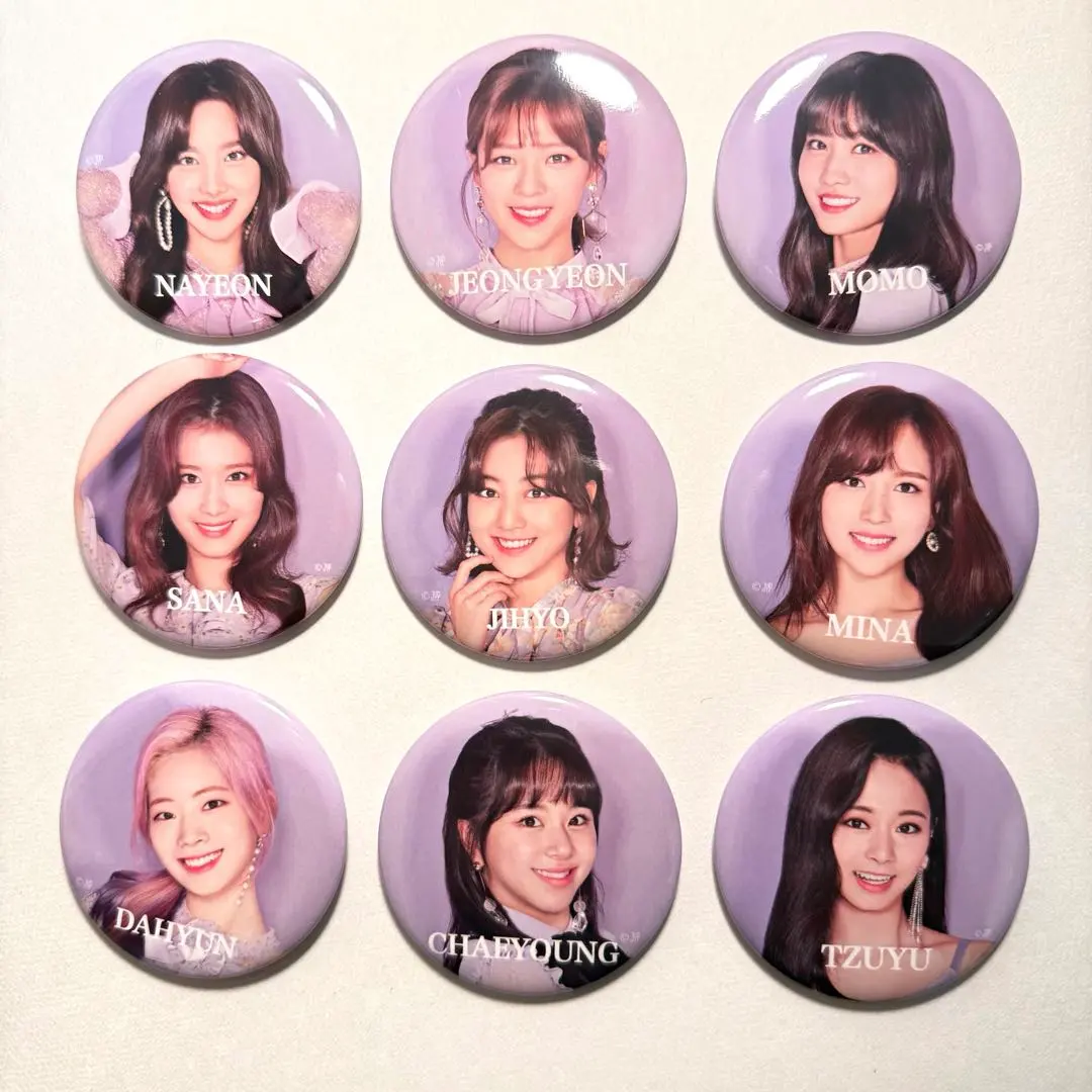 Thumbnail of TWICE TWICE3 Can Badge & Trading Card Set