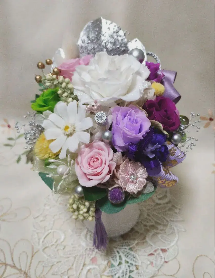 Thumbnail of Preserved flower offering