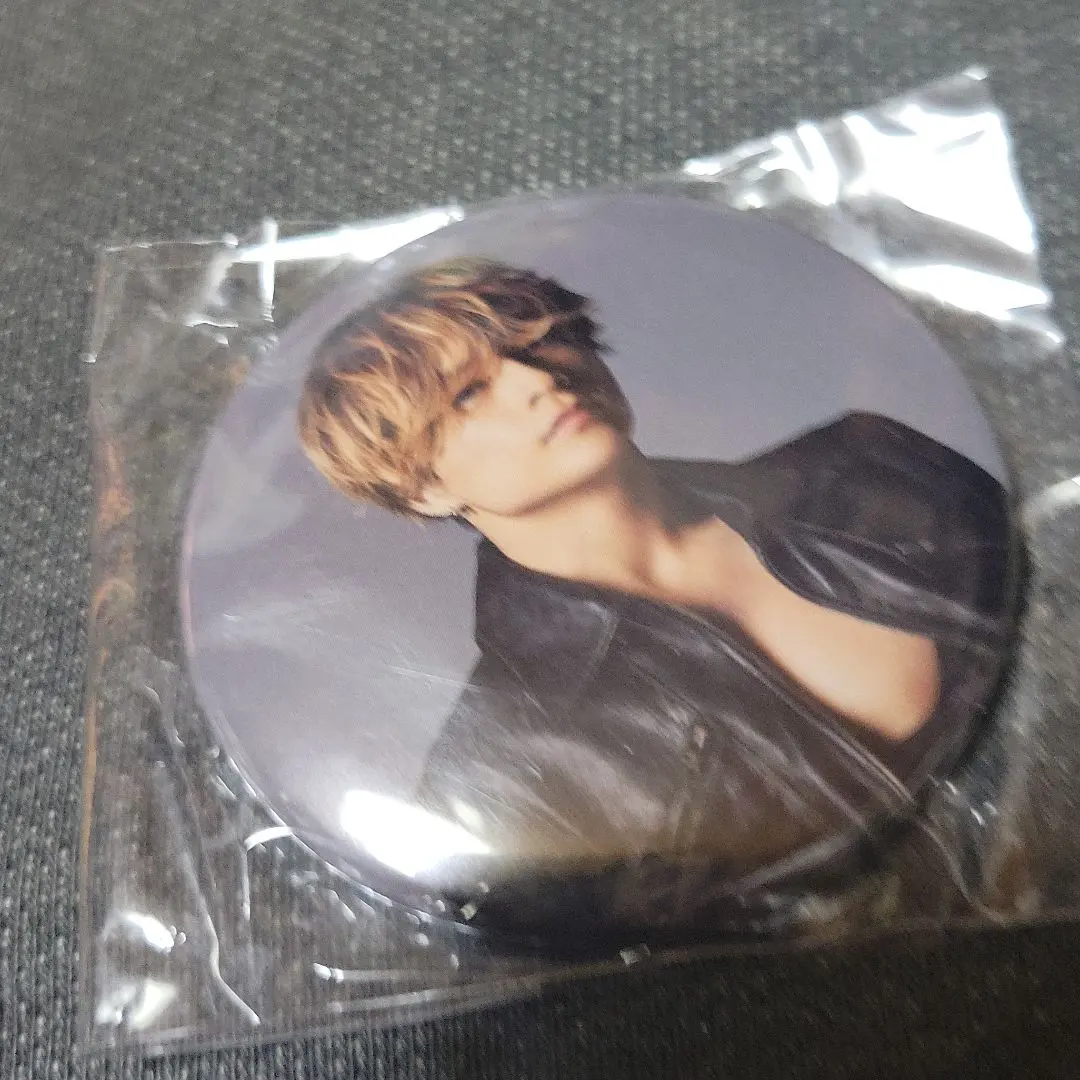 Thumbnail of EXILE Alan Shirahama button badge