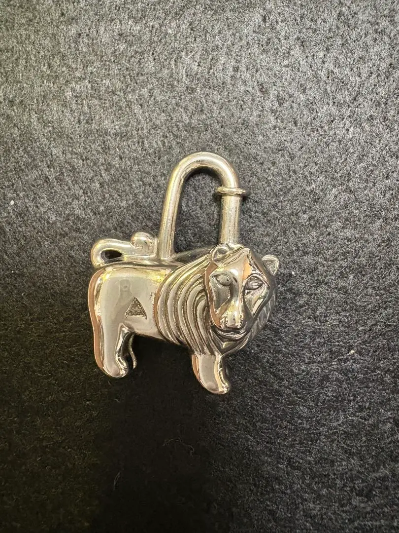 エルメス　カデナ　ライオン HERMES(エルメス) 1997年限定 lion cadena charm ライオン
