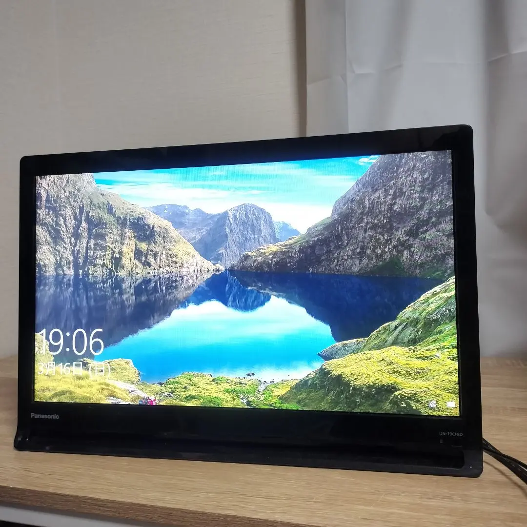 美品 Panasonic UN-19CF8D パナソニック 19型ポータブルTV Amazon | パナソニック 19V型 液晶 テレビ プライベート・ビエラ