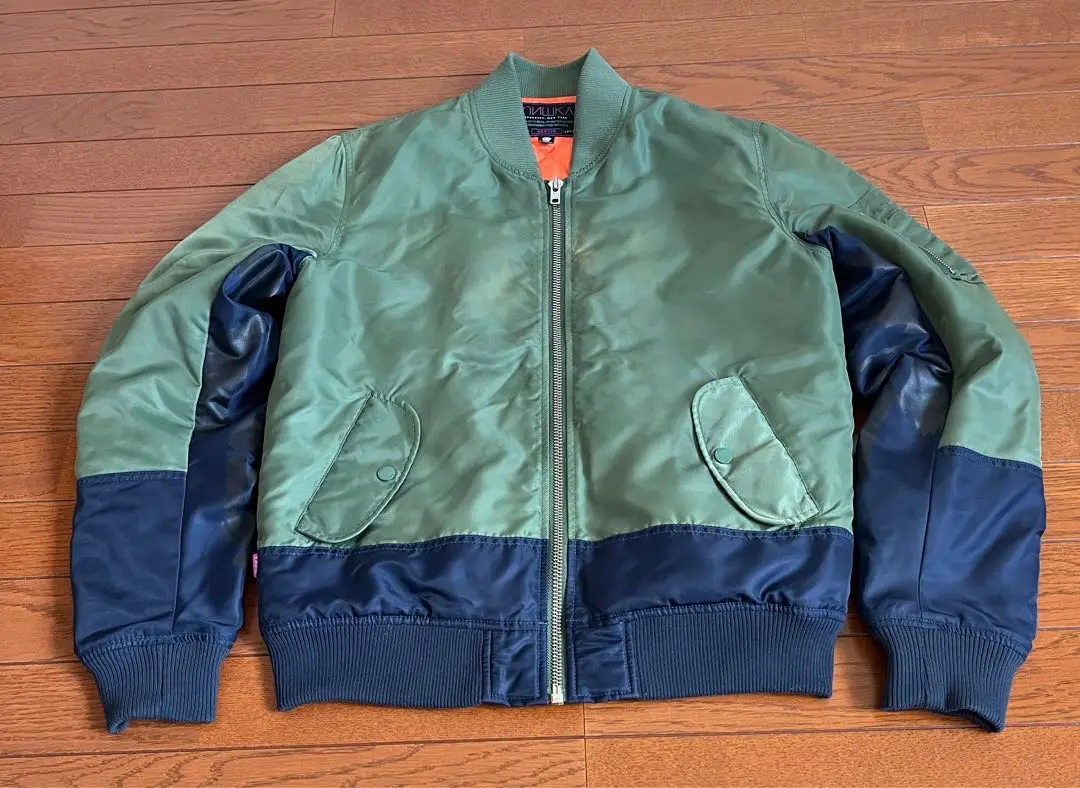 【極美品】ミシカ MA-1 ジャケット スタジャン アウター ブルー 総柄 L 極美品】ミシカ MA-1 ジャケット スタジャン アウター ブルー 総柄 L
