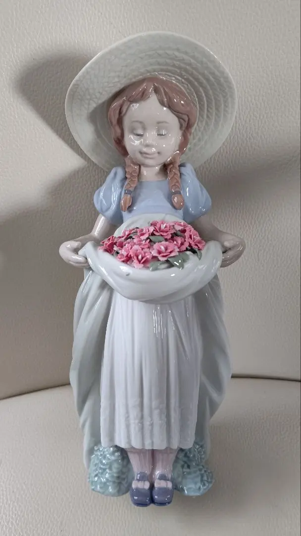 花を持つ少女 NAO・リヤドロ ヴィンテージ 2025年最新】リヤドロ 花を持つ少女の人気アイテム - メルカリ
