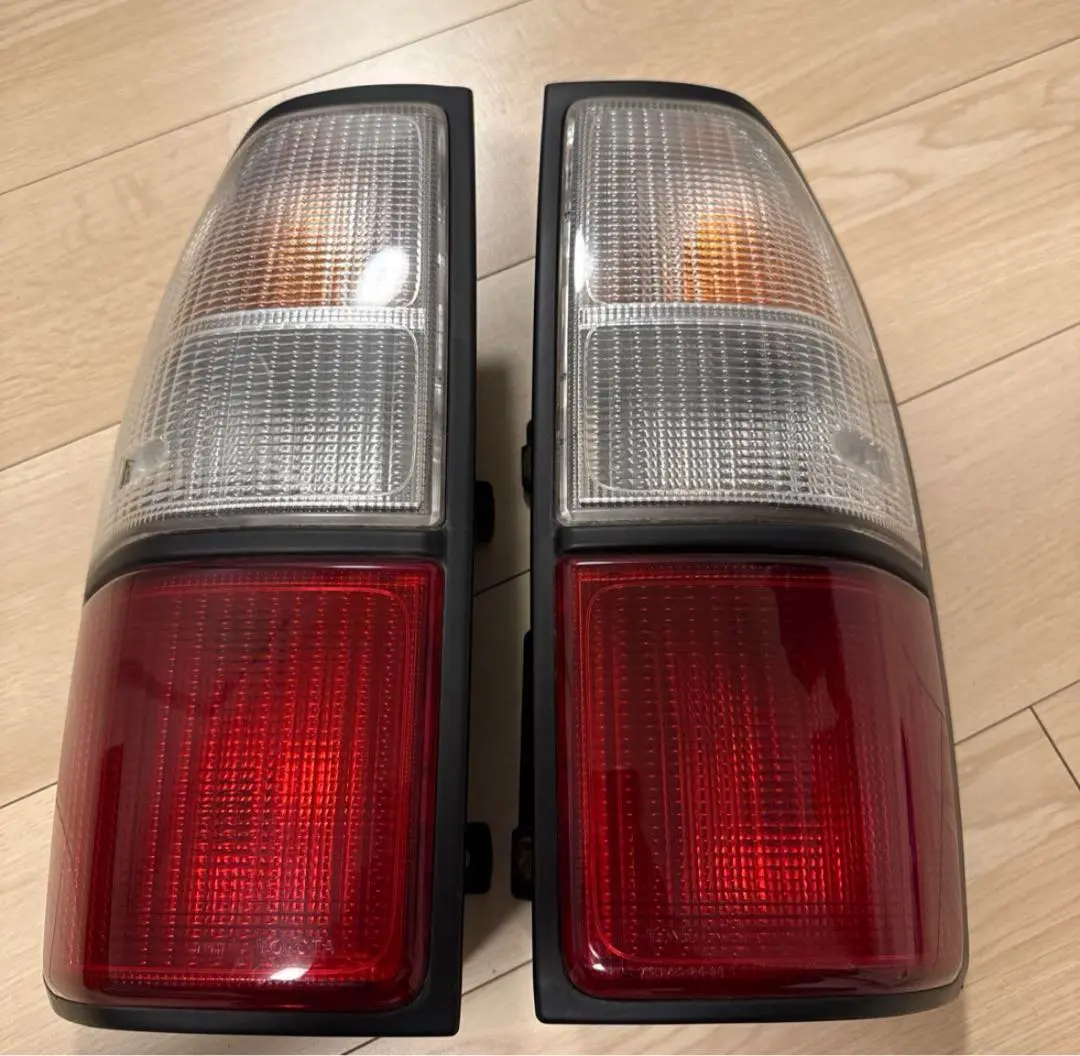 トヨタ　95プラド　純正　テールランプ　テールレンズ 良好品 正規品】トヨタ 90 95 ランドクルーザープラド 純正 左右