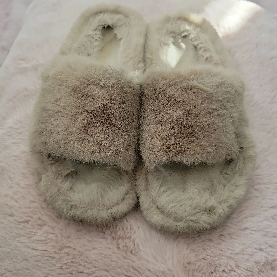 Thumbnail of Fur sandals, 23.5cm