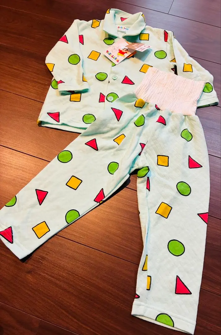 Thumbnail of Super rare Shin-chan pajamas with belly warmer pants, long-sleeved long pants