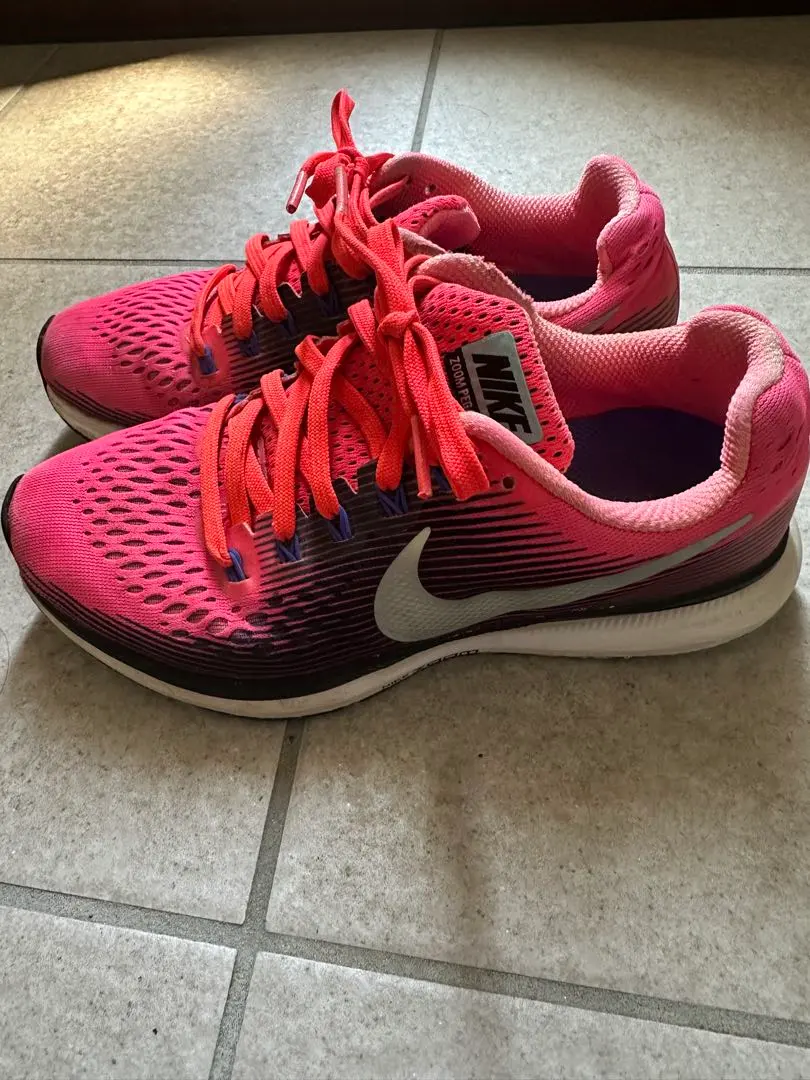 Thumbnail of Nike pink running shoes, 23cm