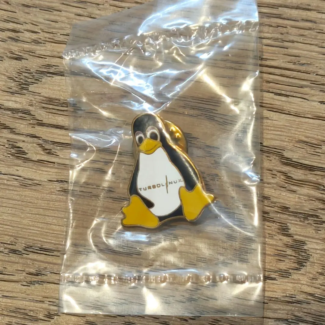 レア　CONPAQ PEZ ペッツ　Linux Tux ペンギン　未開封　MIB レア CONPAQ PEZ ペッツ Linux Tux ペンギン 未開封 MIB - メルカリ