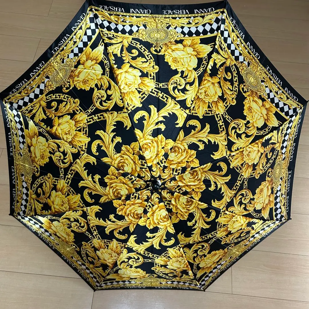 美品　ジャンニヴェルサーチ　総柄　イエローゴールド　長傘　雨傘　ペイズリー GIANNI VERSACE ジャンニ ヴェルサーチ 長傘 雨傘 ブランド傘