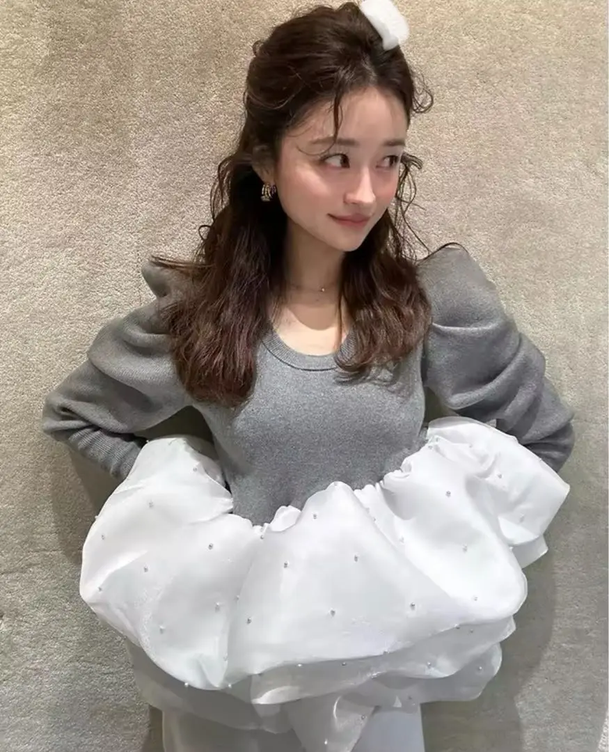 【Bibiy】AMELIE PEPURAMU KNITフリル付きブラックトップス AMELIE PEPURAMU KNIT（ニット）｜Bibiy.（ビビィ