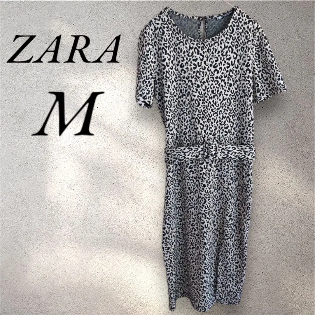 Thumbnail of Excellent condition! ZARA short-sleeved dress, Dalmatian print, size M, with belt, slit