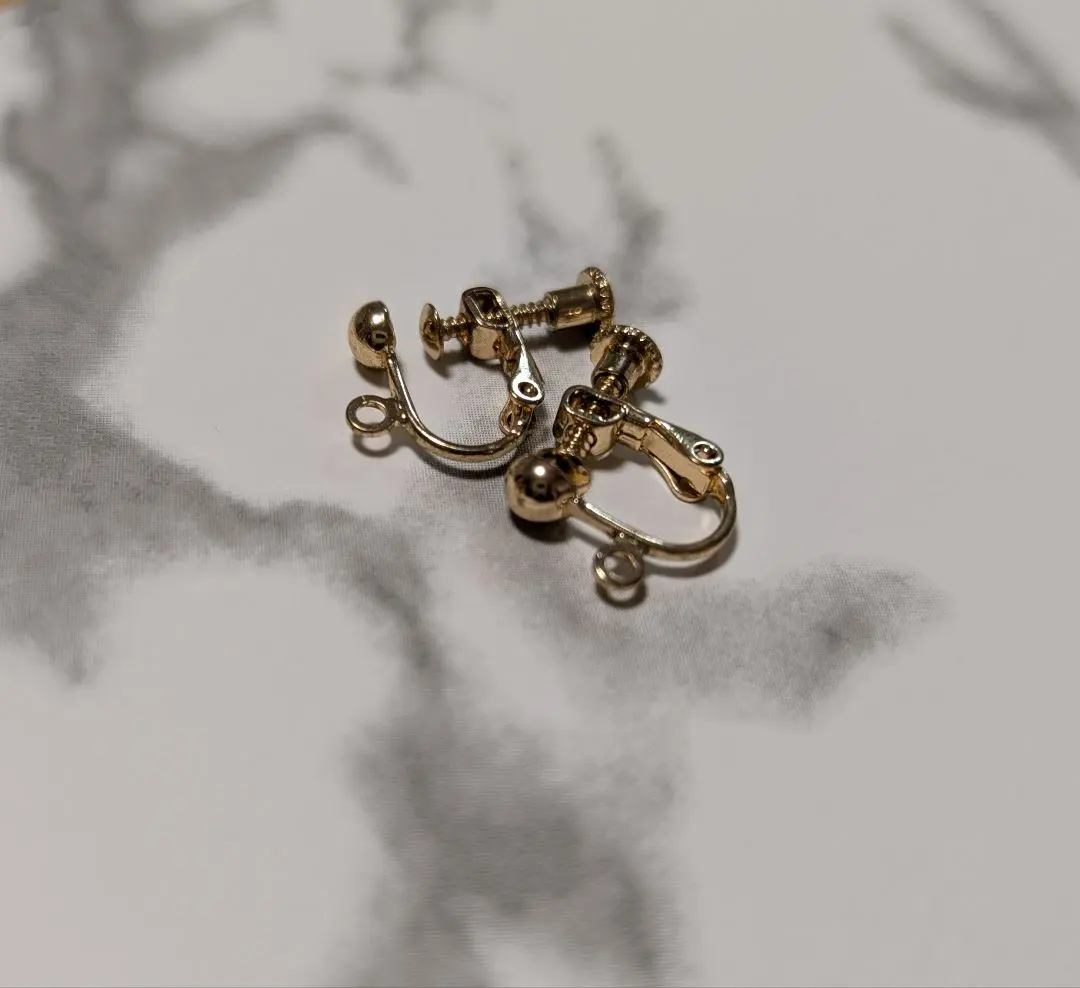 Thumbnail of Gold earring findings