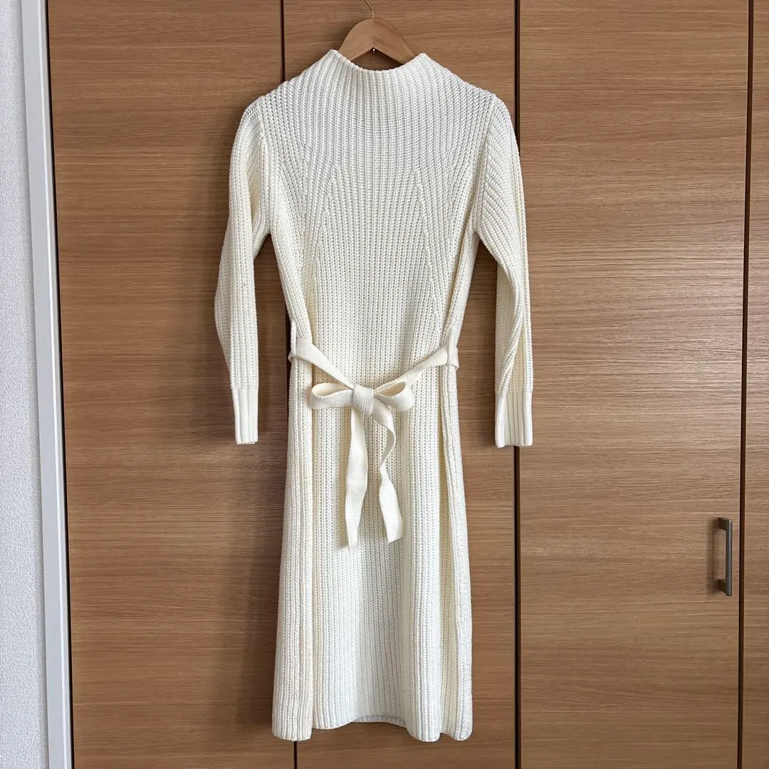 象牙色 長袖 針織連衣裙 附腰帶 的縮圖