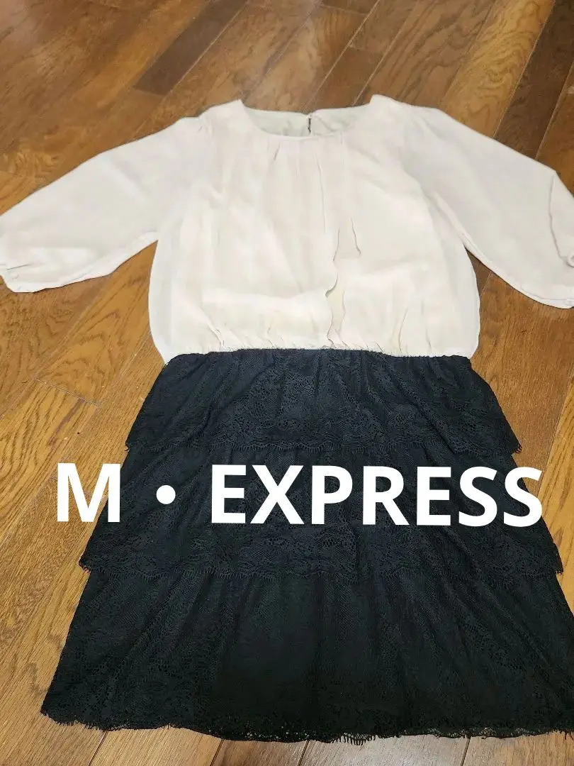 美品 漂亮的3層蕾絲裙洋裝 的縮圖