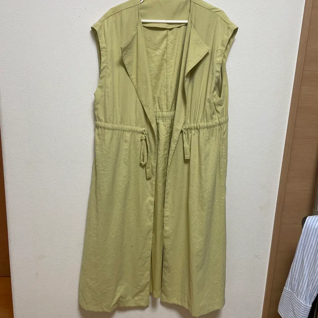 新品タグ付き　 INNOWAVE ジレ 新品タグ付き INNOWAVE ジレ