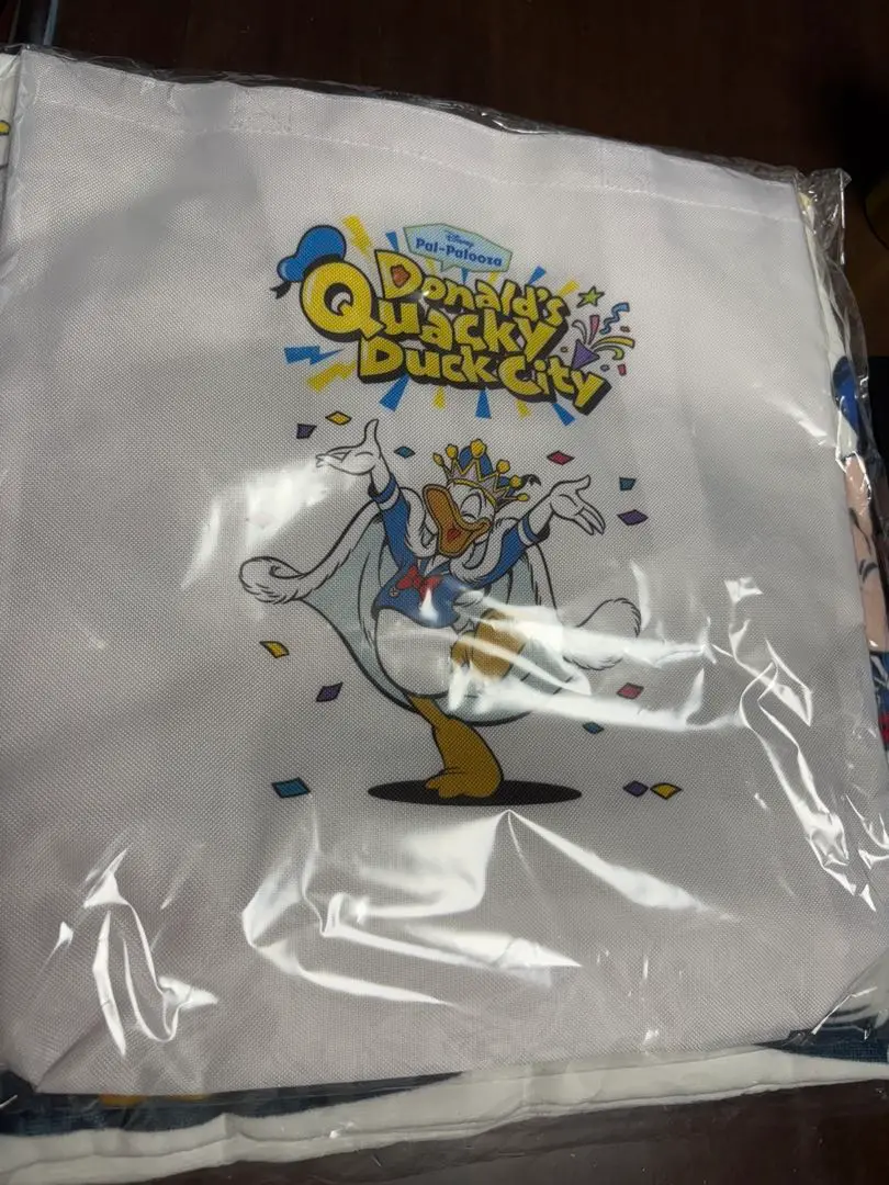 ドナルドのクワッキー•ダックシティワイドバスタオル、トート