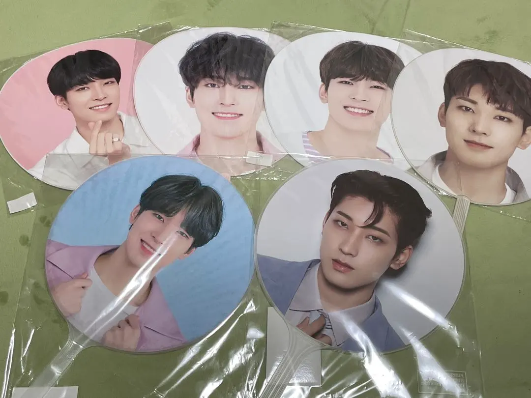 Thumbnail of SEVENTEEN Wonwoo Uchiwa Set
