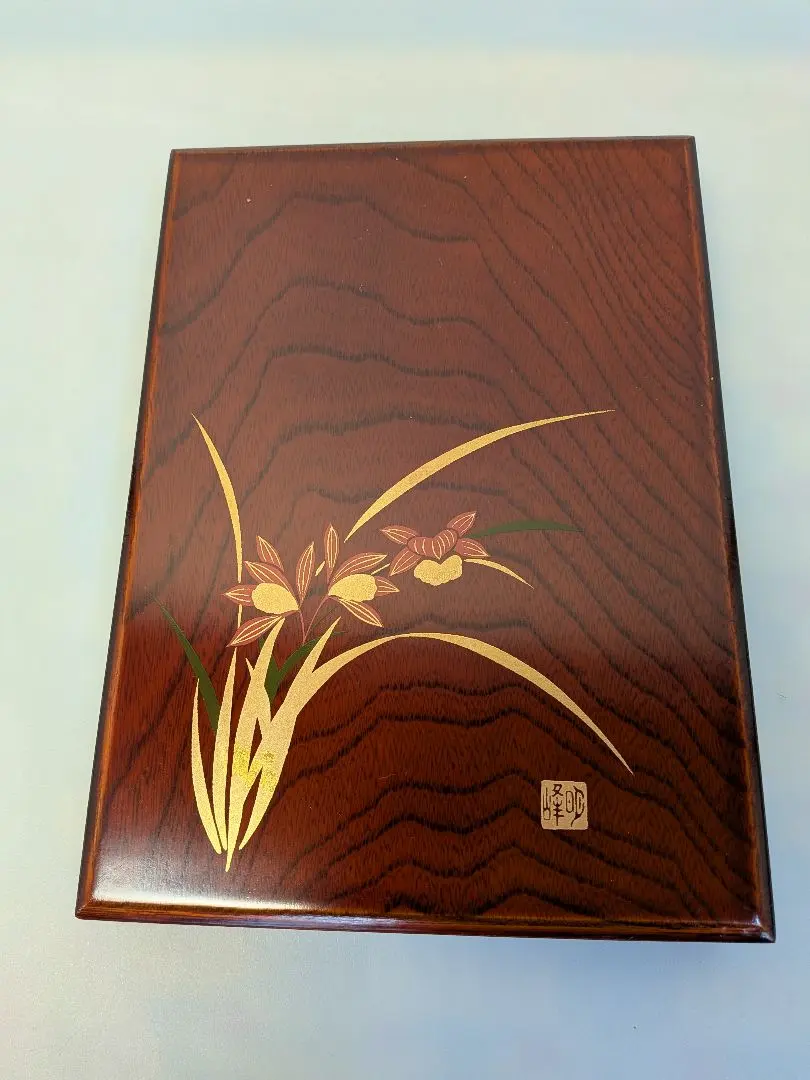 Thumbnail of Lacquer-painted floral wooden box for postcards, new and unused