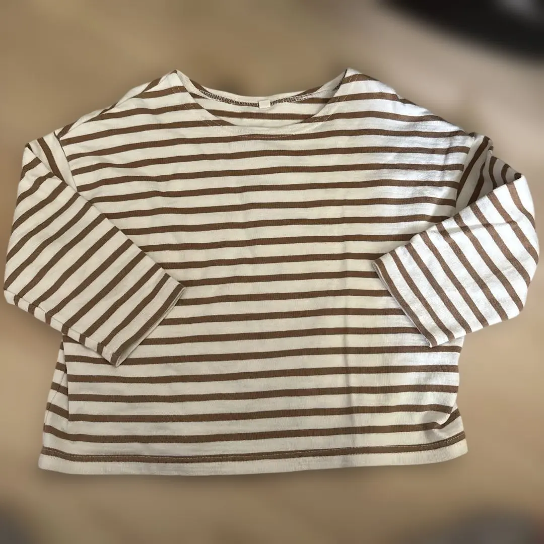 Thumbnail of Girls' long-sleeved cut-and-sew top, size 110