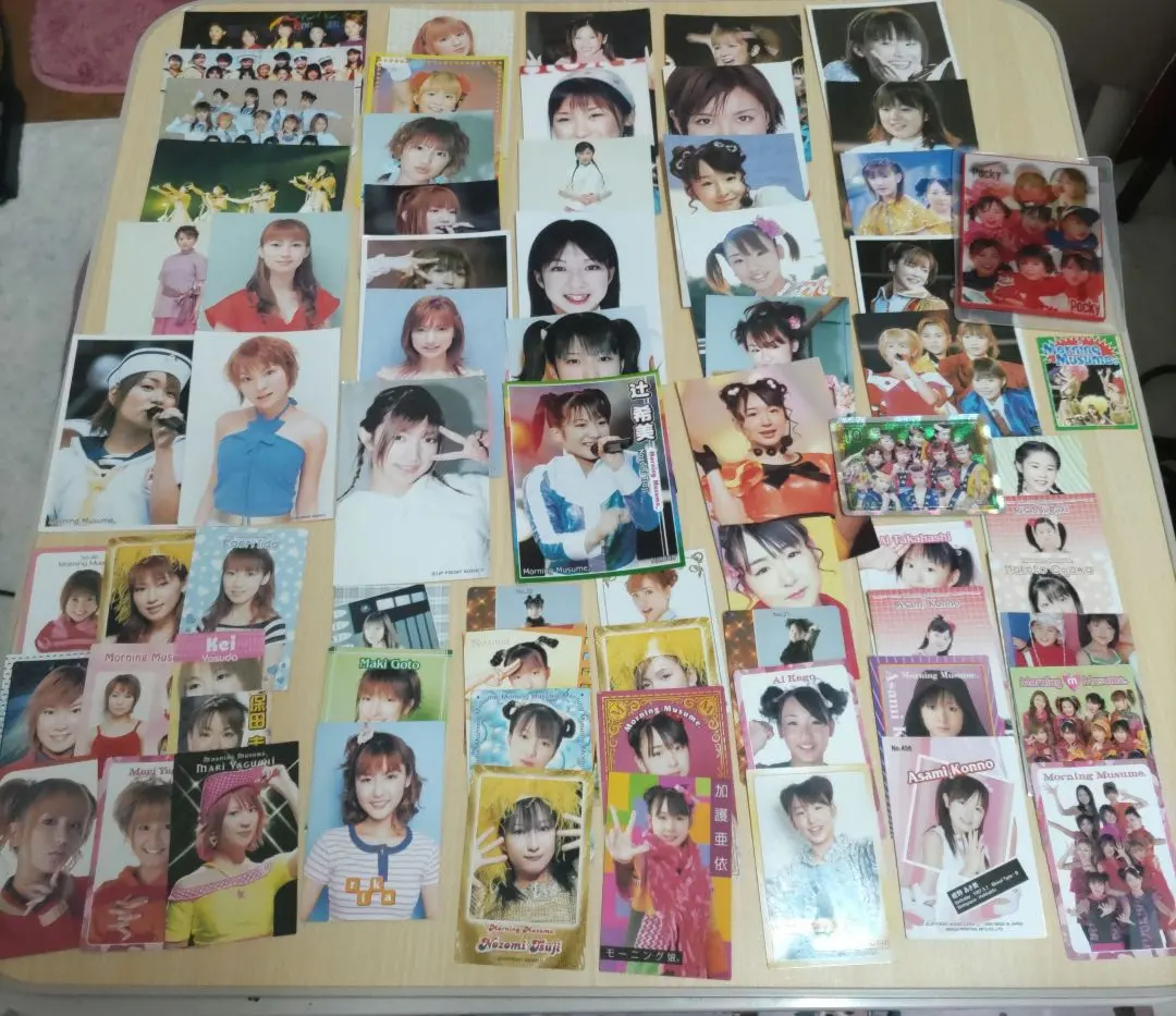 黃金時期 晨曦少女組。 收藏卡・照片・貼紙 & 手鏡套裝 的縮圖