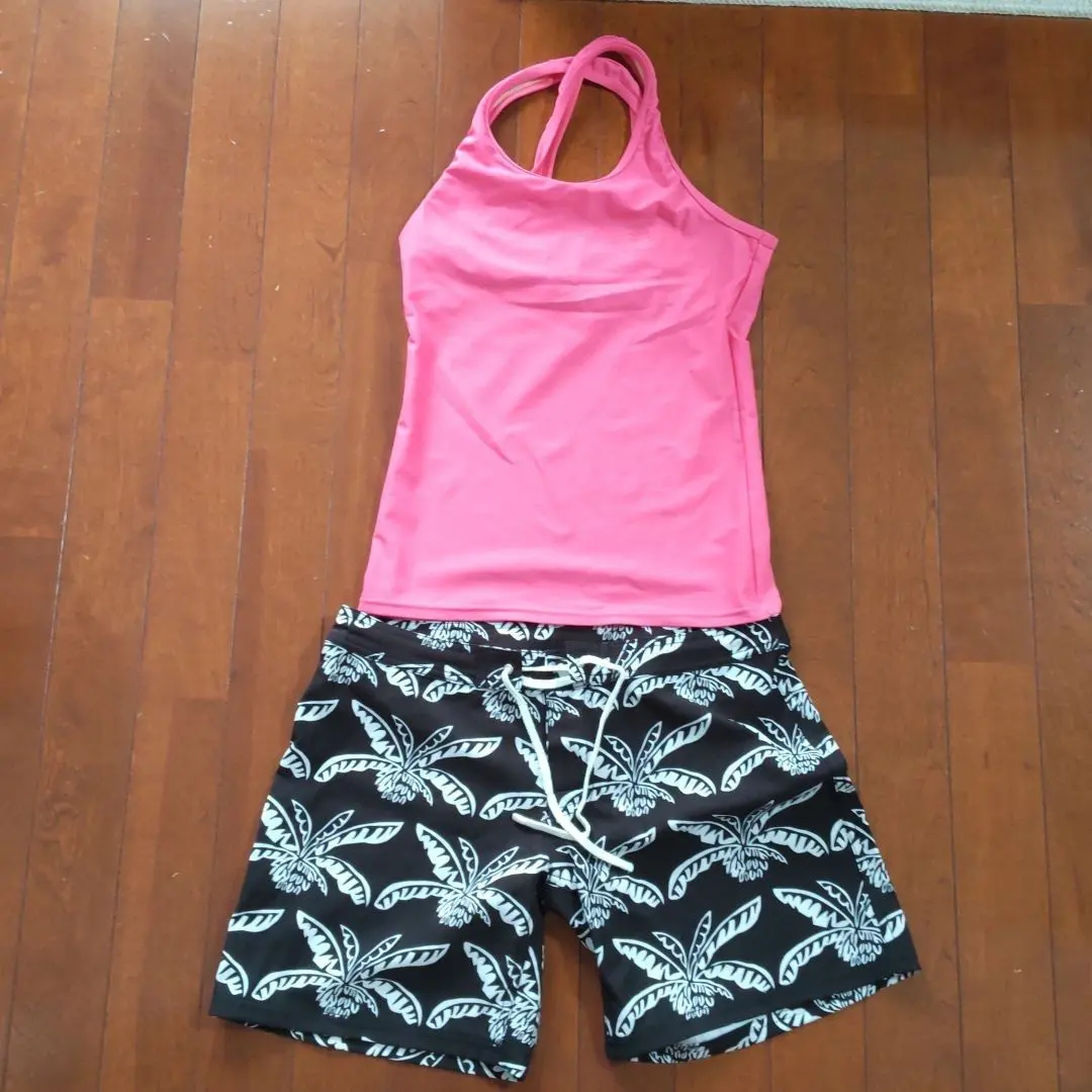 clap 泳衣套裝 粉色背心與葉紋短褲 的縮圖