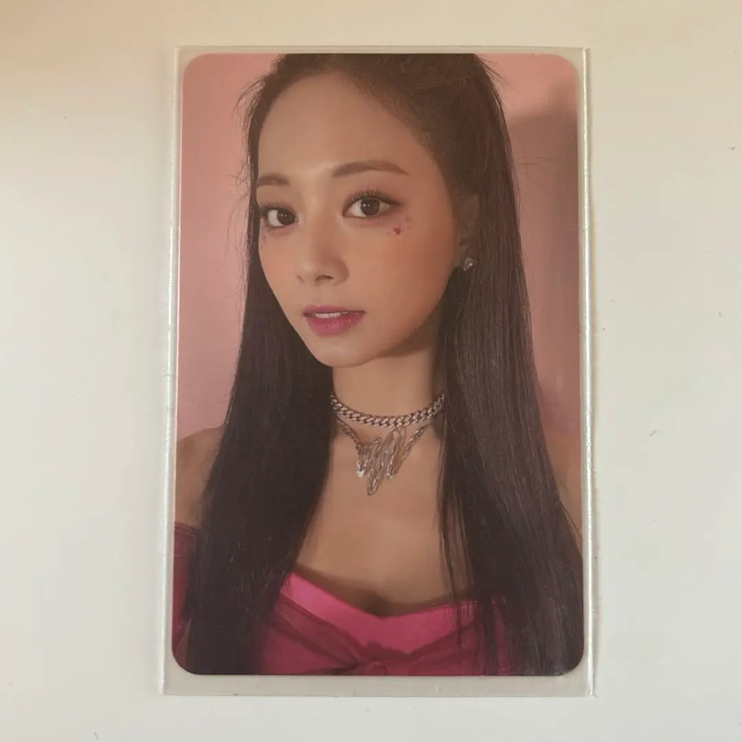 Thumbnail of Tzuyu Twice trading card