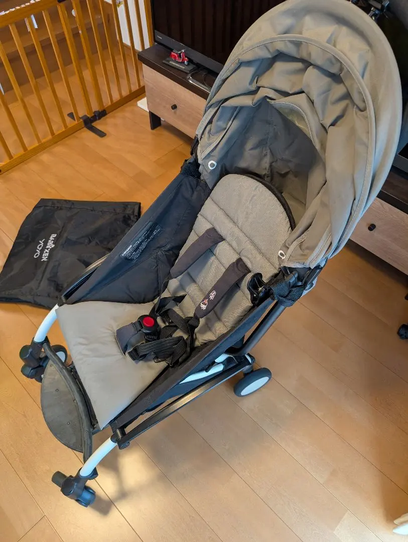 YOYO 嬰兒車 灰色 附收納罩 的縮圖