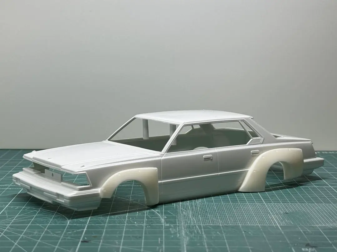 SEAL限定商品】 アオシマ 1/24 未組立品 1979年式 ジャパン4Dr