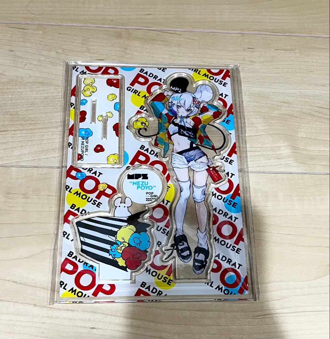 Mika Pikazo 色紙とキーホルダー、缶バッチ、イラスト本、シールセット Mika Pikazo Exhibition “REVENGE POP”