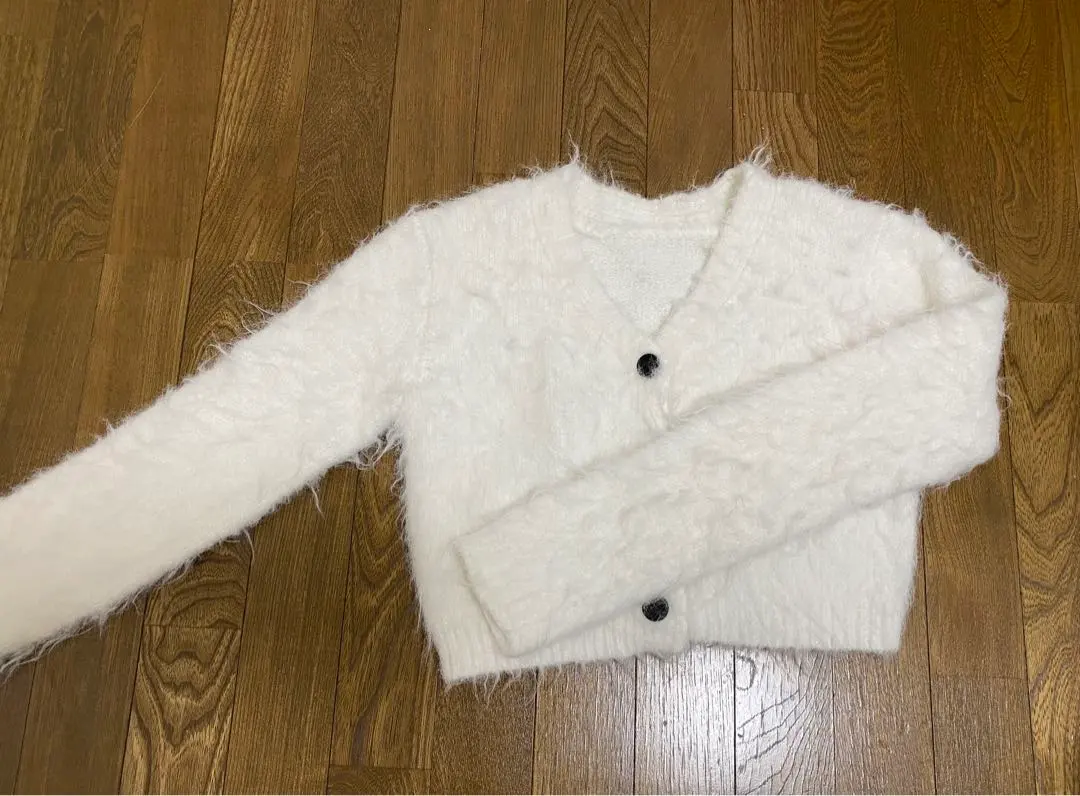 白色毛皮風V領針織衫 的縮圖