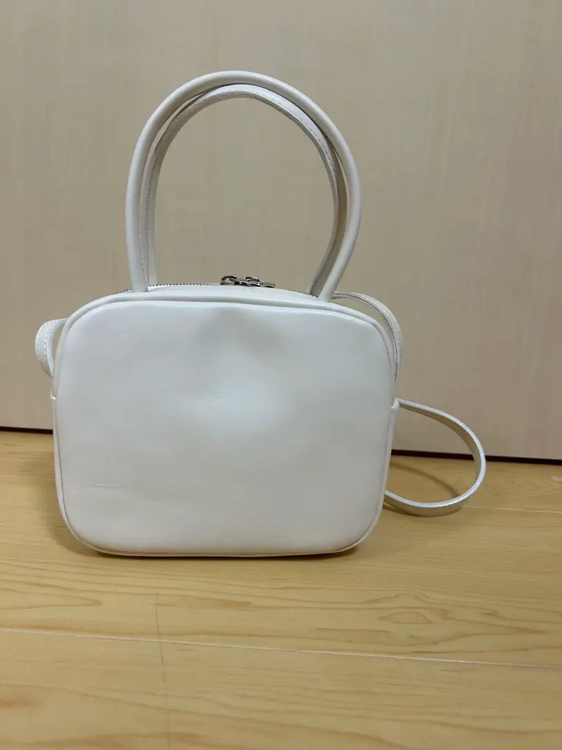 MYWEEKNESS マイウィークネス スカラバッグ ショルダーバッグ　ホワイト MYWEEKNESS マイウィークネス スカラバッグ ショルダーバッグ