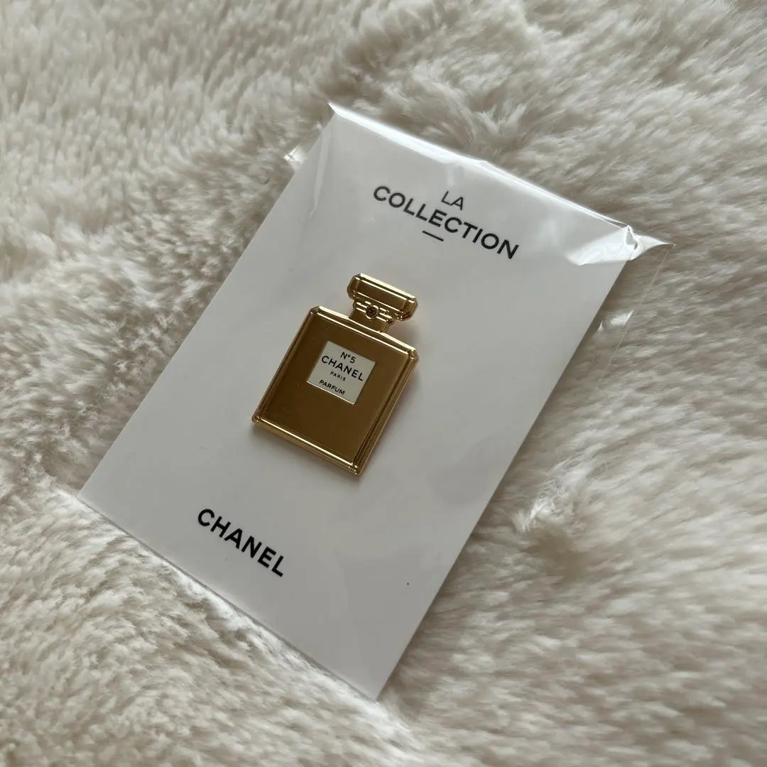 香水瓶♡上品エレガント【CHANEL】シャネル No.5 ブローチ シャネル Nº5香水ボトル型ノベルティ ブローチ