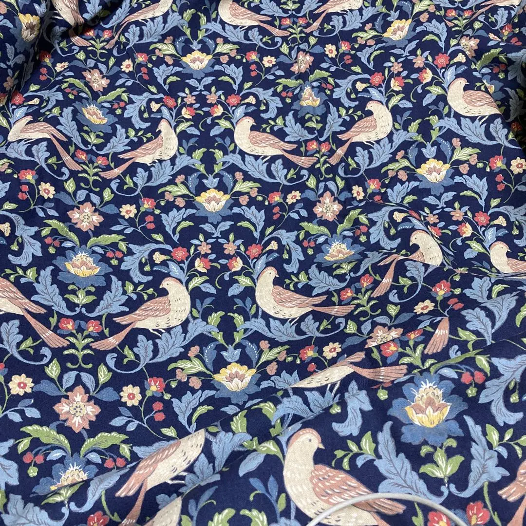 鳥與花紋布料 的縮圖