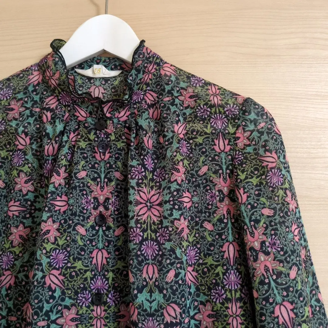 Thumbnail of William Morris V&A Tokyo Blouse 3/4 Sleeve Shirt Blouse Made in Japan Size M