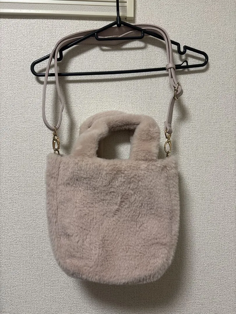 Thumbnail of Fluffy bag, pink
